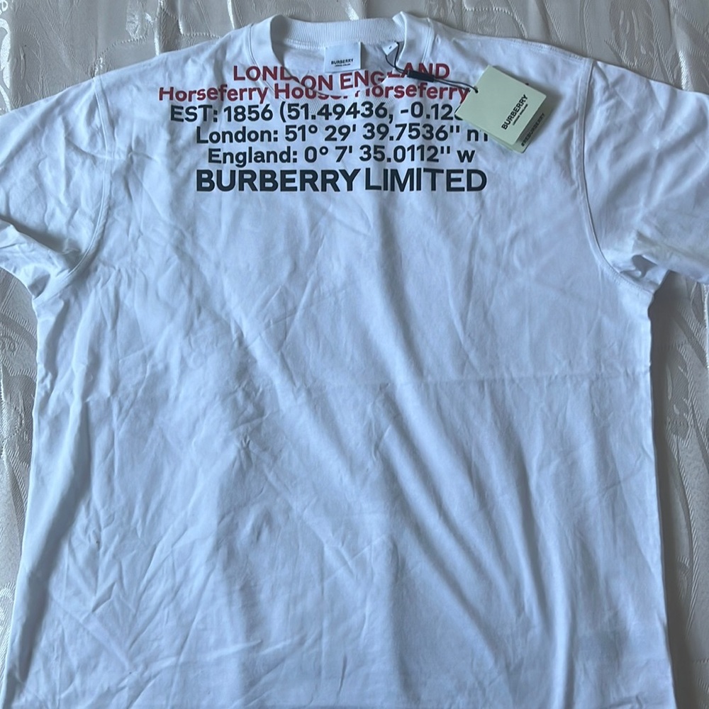 BRAND NEW BURBERRY JENSEN TEE SIZE M